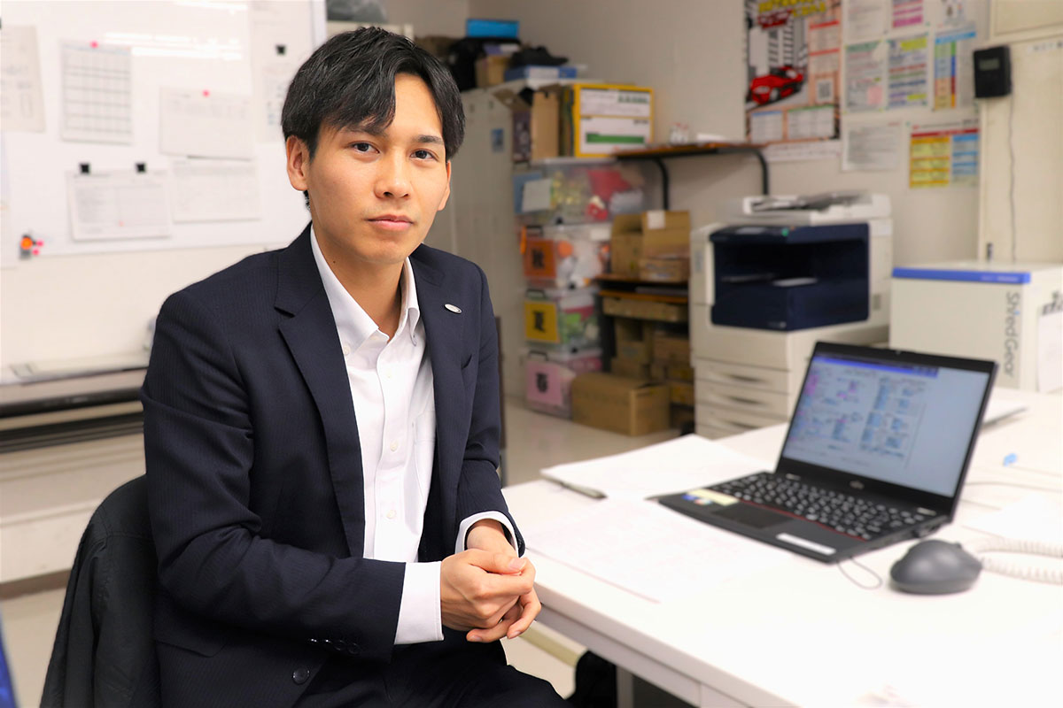 田中 亮成さんの仕事風景1